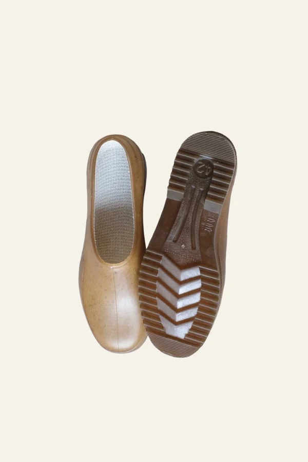 Classic Waterproof Garden Clogs – Caramel Brown